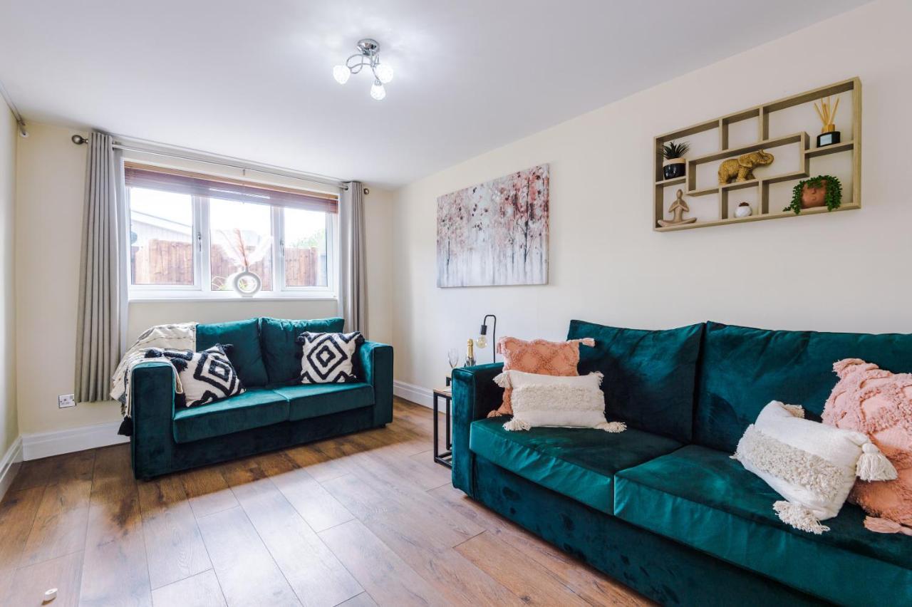 Charming 3-Bed Cottage In Chester, Ideal For Families & Workers, Free Parking - Sleeps 7 Kültér fotó