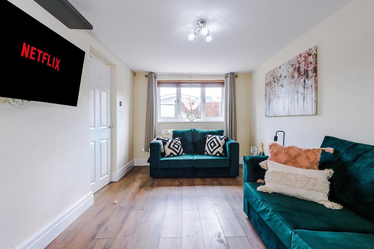 Charming 3-Bed Cottage In Chester, Ideal For Families & Workers, Free Parking - Sleeps 7 Kültér fotó