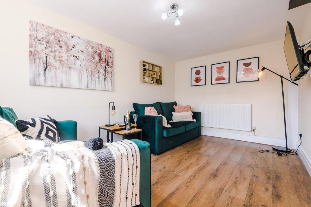 Charming 3-Bed Cottage In Chester, Ideal For Families & Workers, Free Parking - Sleeps 7 Kültér fotó