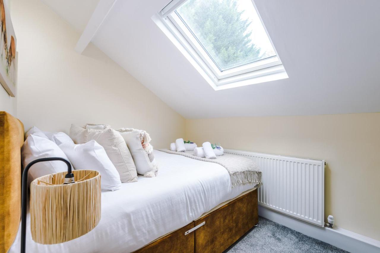 Charming 3-Bed Cottage In Chester, Ideal For Families & Workers, Free Parking - Sleeps 7 Kültér fotó