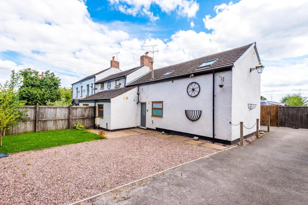 Charming 3-Bed Cottage In Chester, Ideal For Families & Workers, Free Parking - Sleeps 7 Kültér fotó