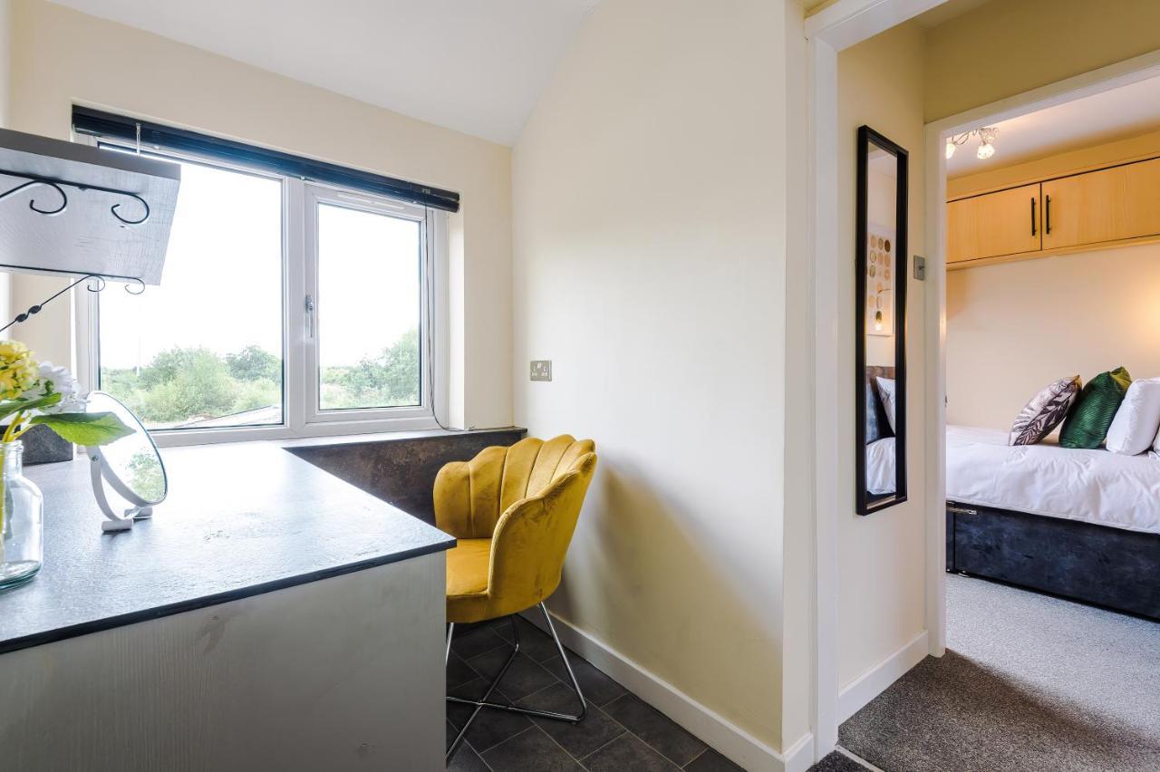 Charming 3-Bed Cottage In Chester, Ideal For Families & Workers, Free Parking - Sleeps 7 Kültér fotó