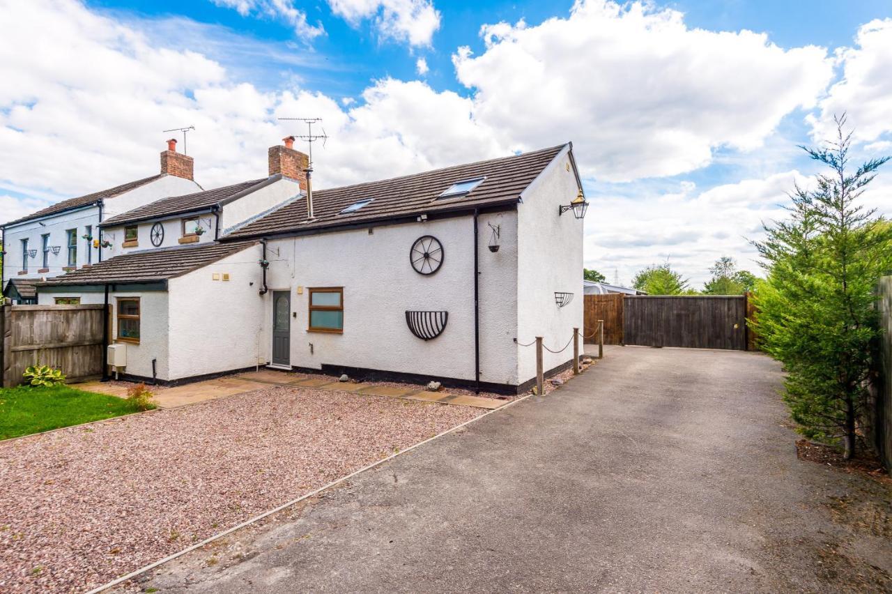 Charming 3-Bed Cottage In Chester, Ideal For Families & Workers, Free Parking - Sleeps 7 Kültér fotó