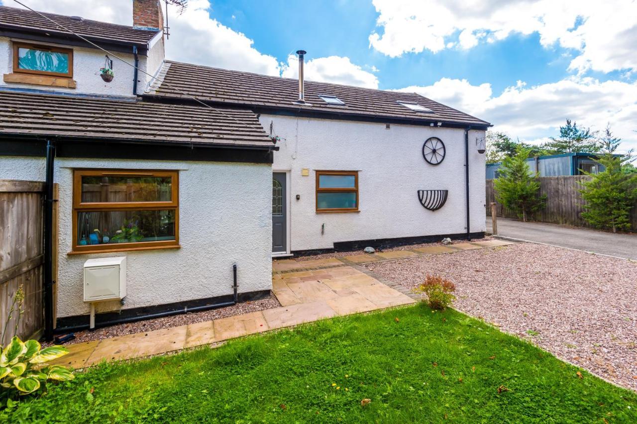 Charming 3-Bed Cottage In Chester, Ideal For Families & Workers, Free Parking - Sleeps 7 Kültér fotó